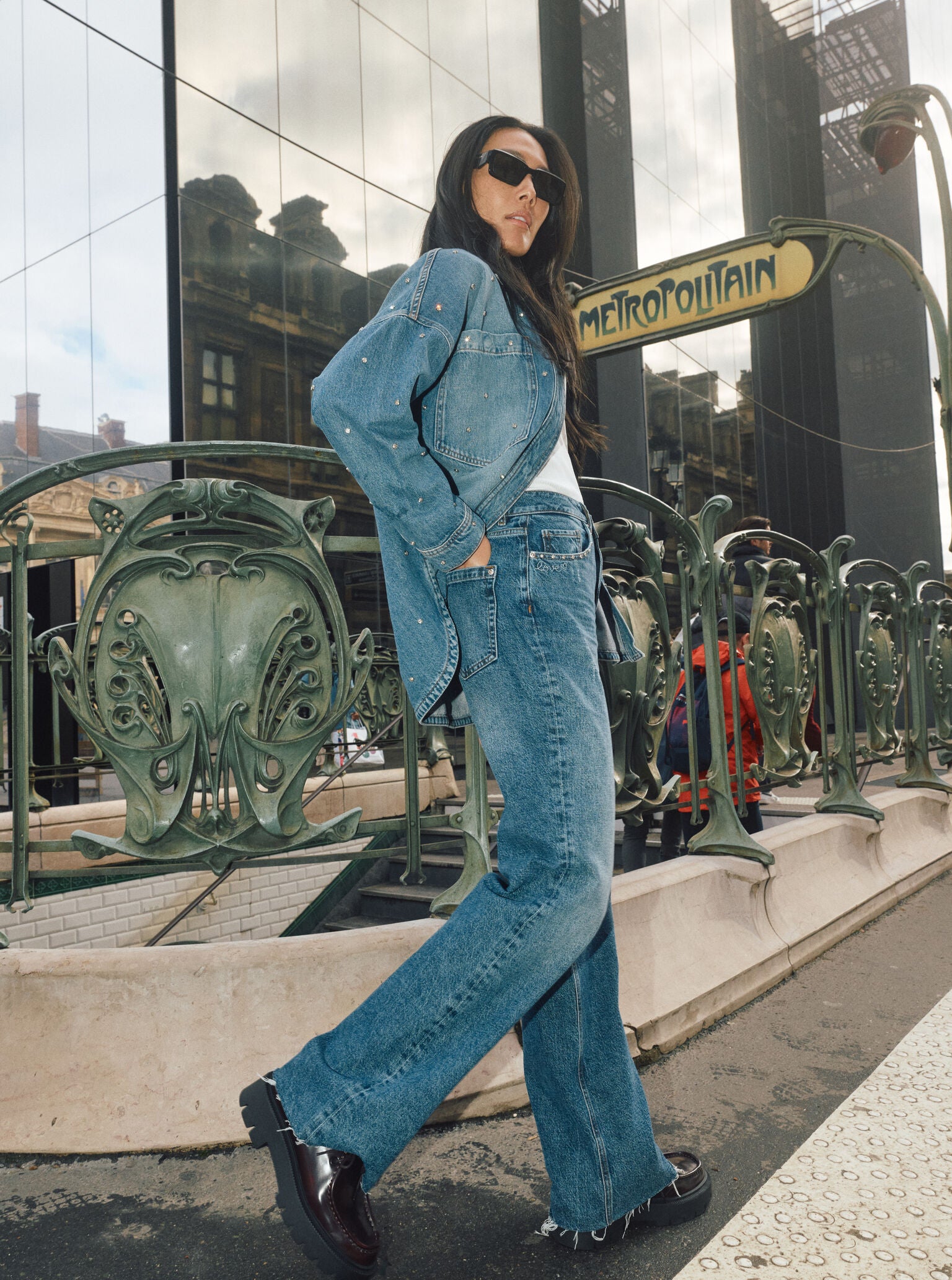 Modelshot / Mid Blue / Detail